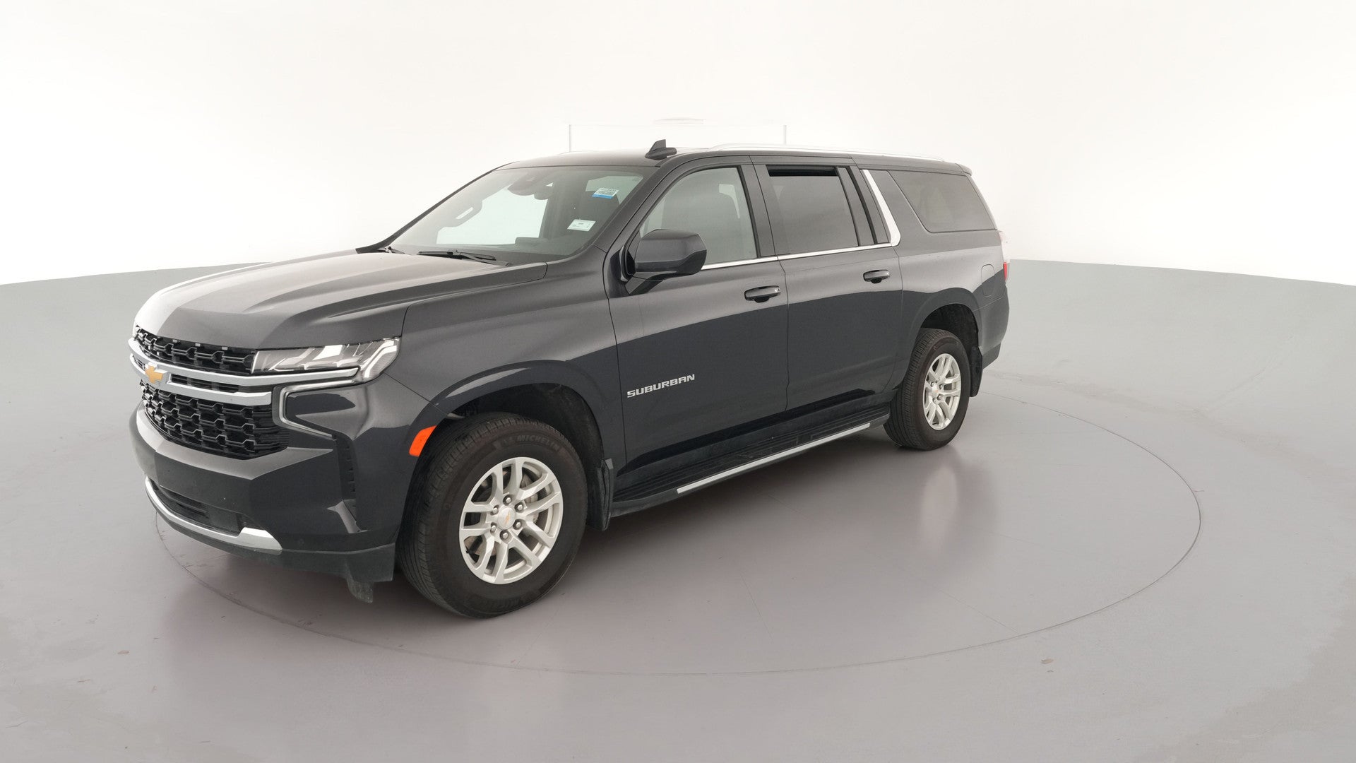 2024 Chevrolet Suburban vehicle photo