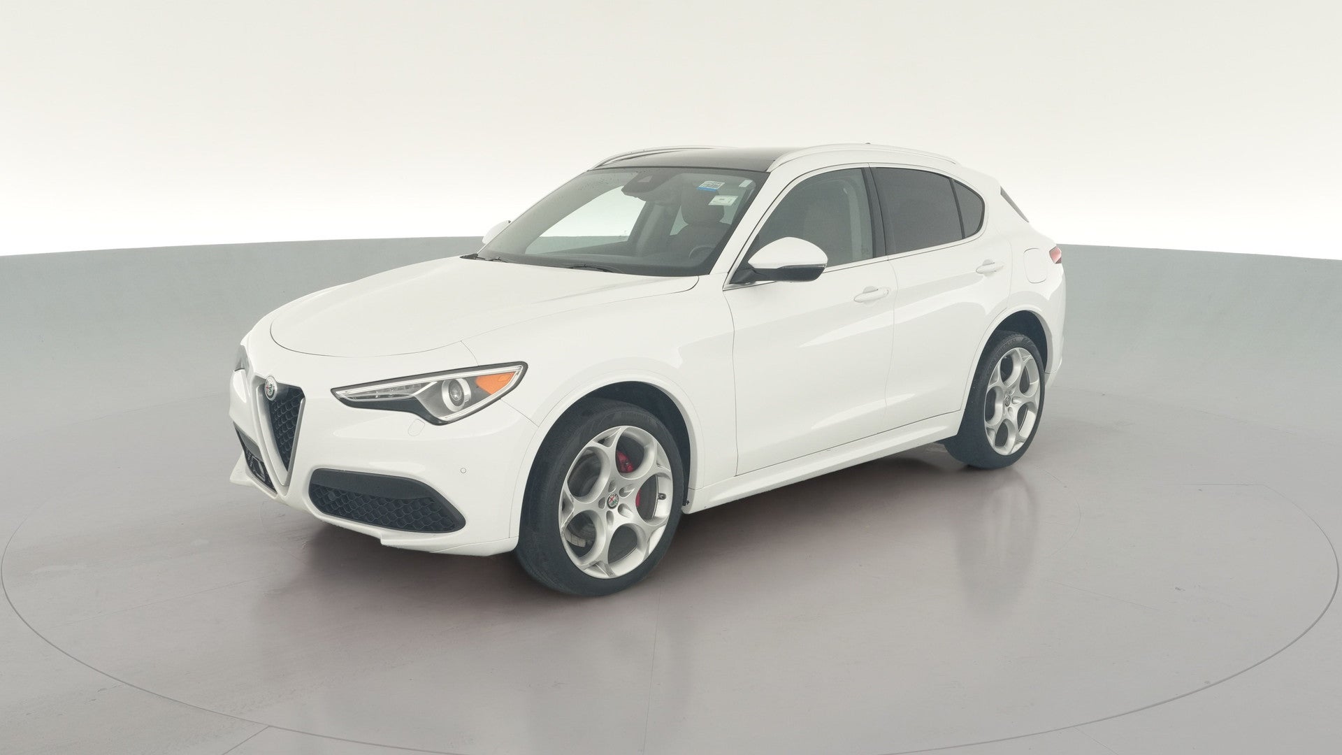 2021 Alfa Romeo Stelvio vehicle photo