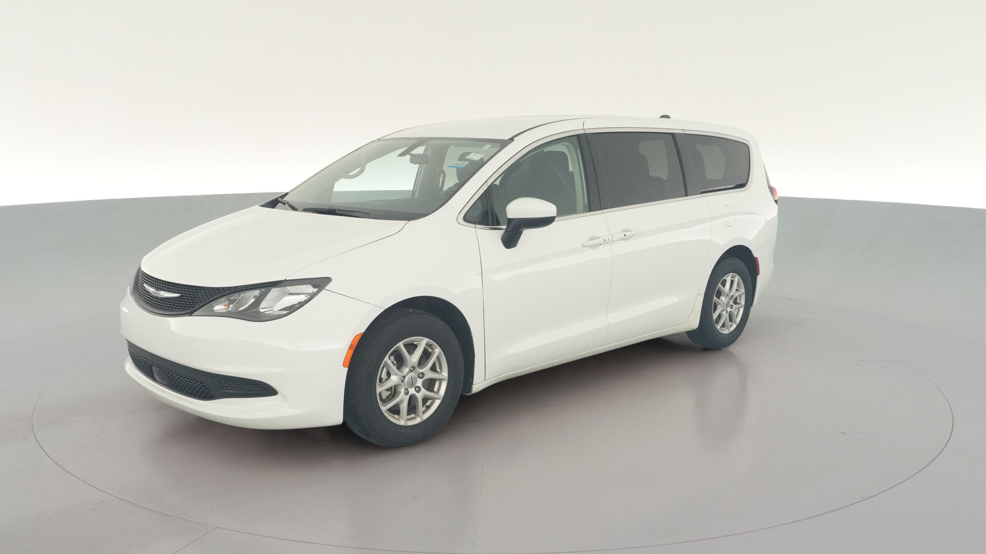 2022 Chrysler Voyager vehicle photo
