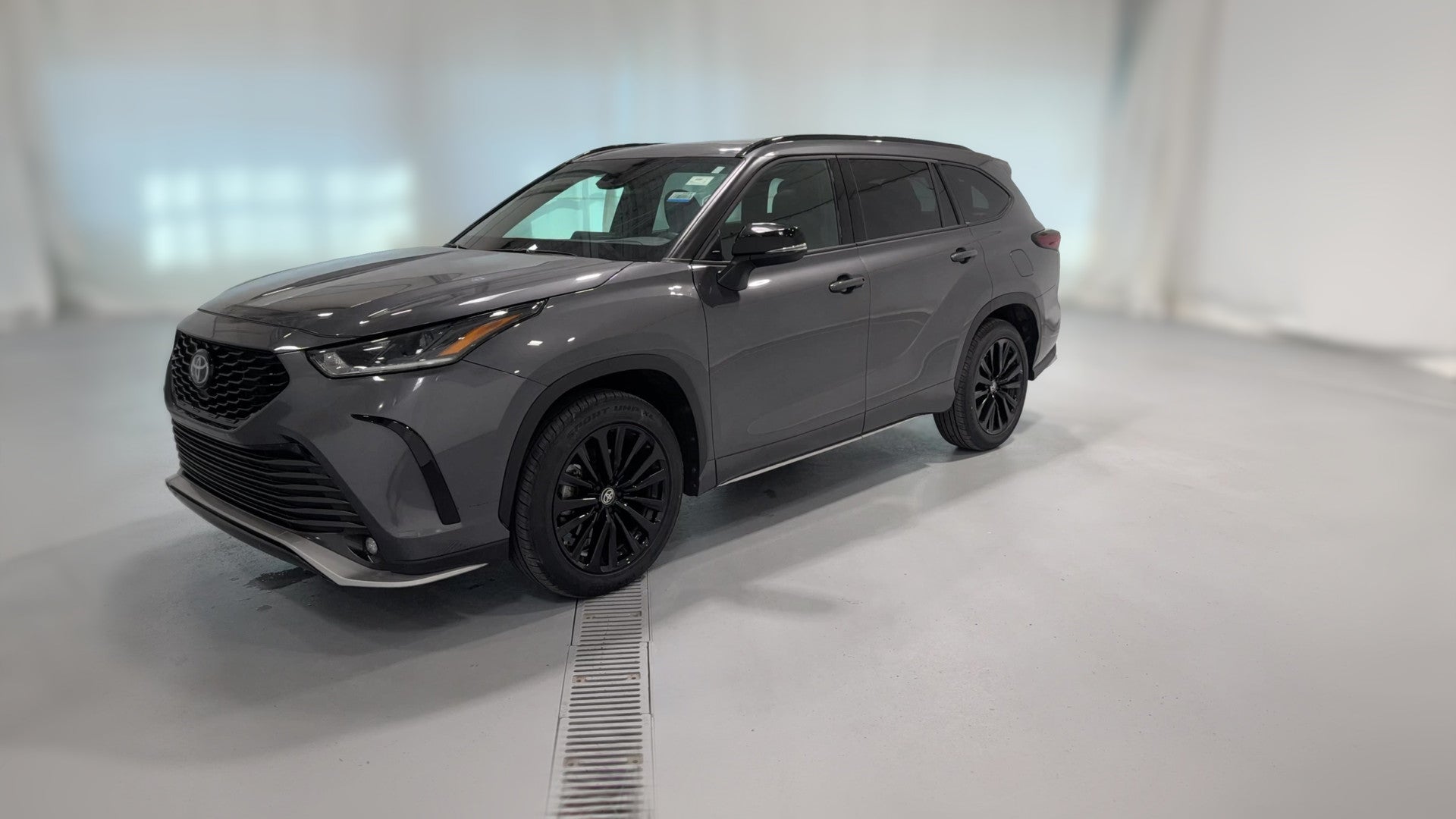 2025 Toyota Highlander vehicle photo