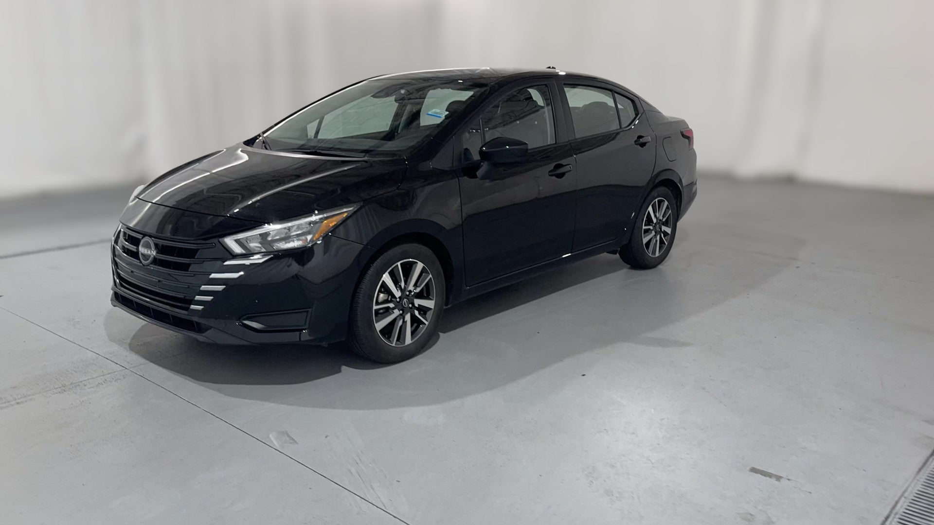 2025 Nissan Versa vehicle photo