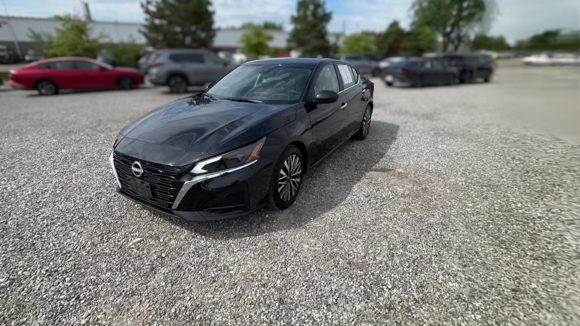 2025 Nissan Altima vehicle photo