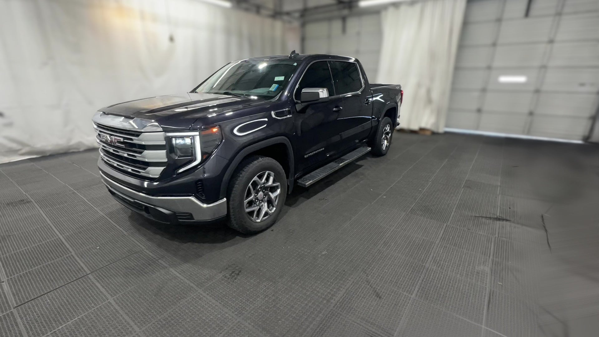 2023 GMC Sierra 1500 Crew Cab vehicle photo