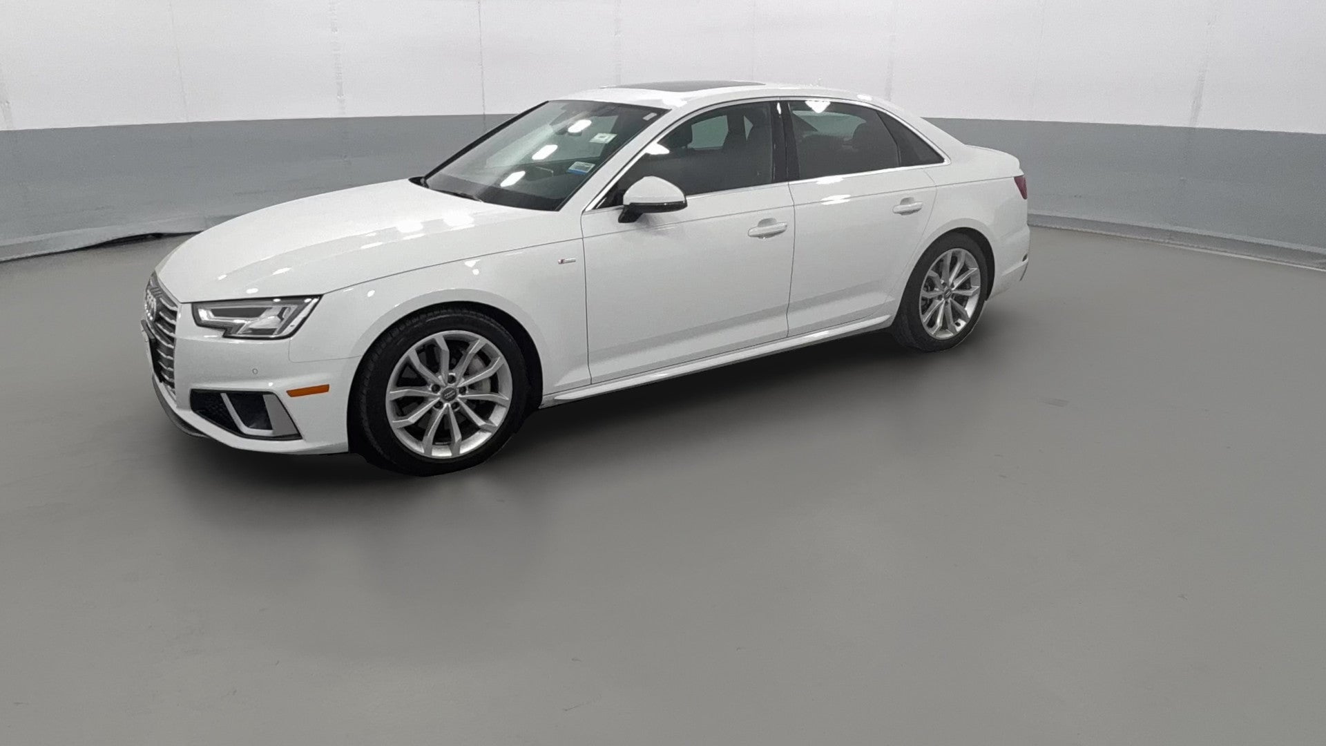 2019 Audi A4 vehicle photo