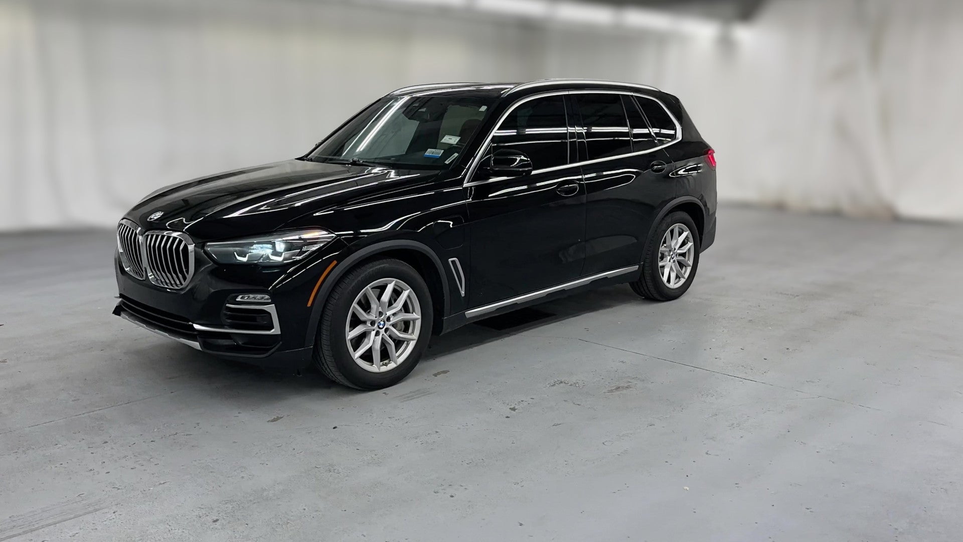 2021 BMW X5 vehicle photo