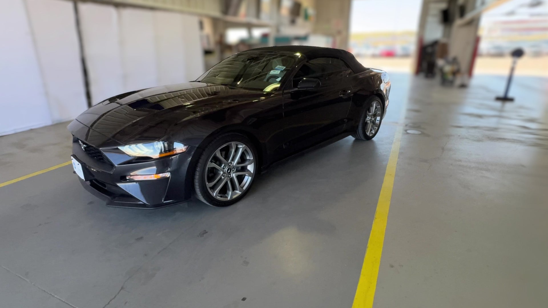 2022 Ford Mustang vehicle photo