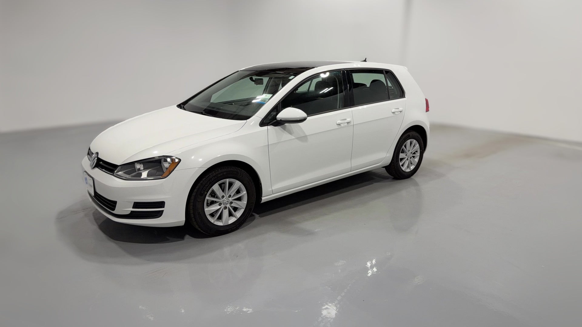 2016 Volkswagen Golf vehicle photo