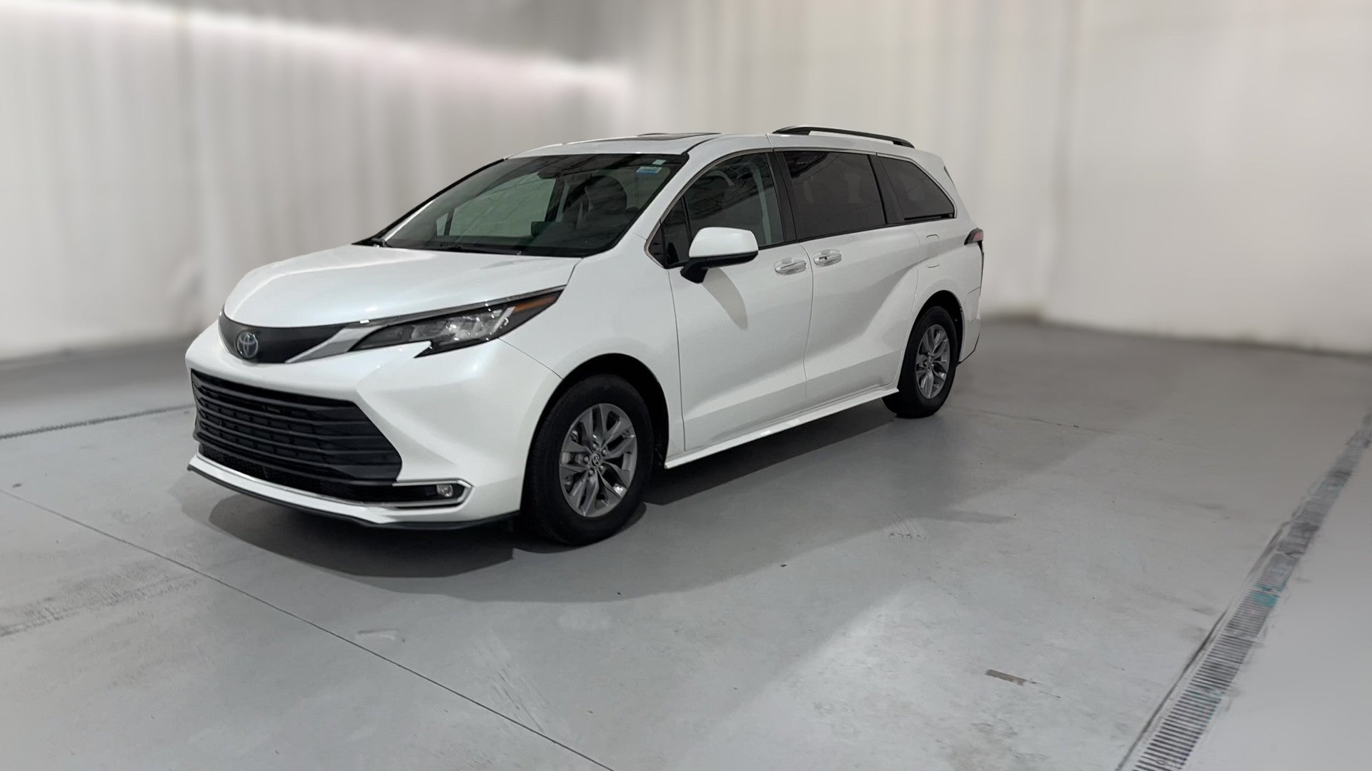 2022 Toyota Sienna vehicle photo