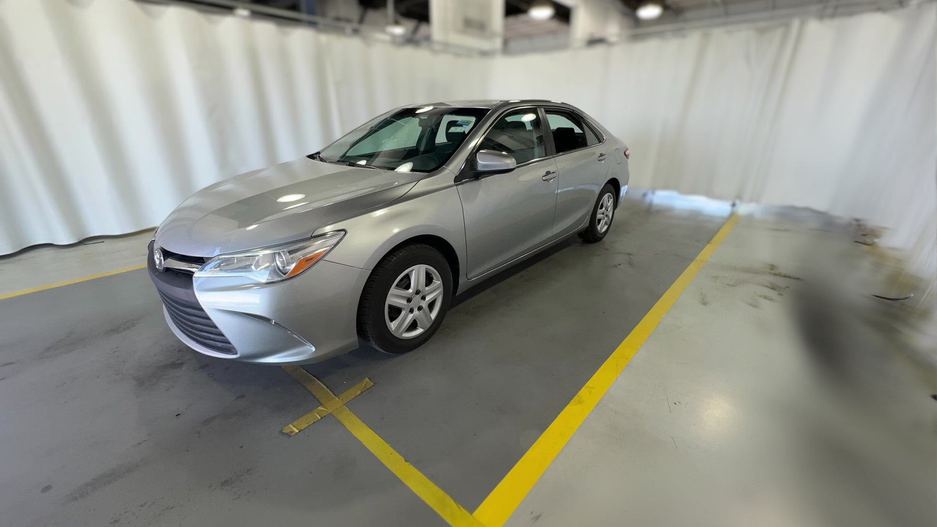 2015 Toyota Camry vehicle photo