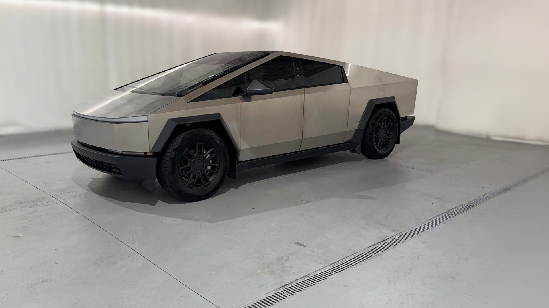 2025 Tesla Cybertruck vehicle photo