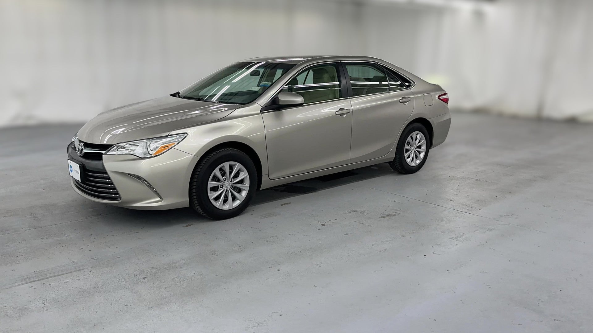 2016 Toyota Camry vehicle photo