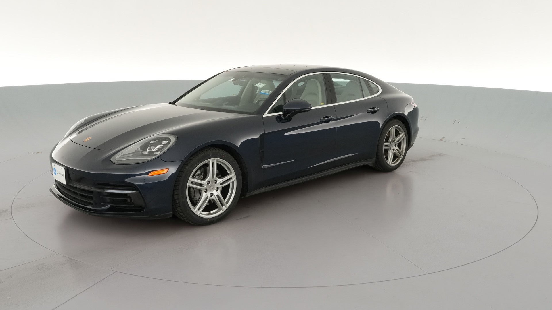 2018 Porsche Panamera vehicle photo