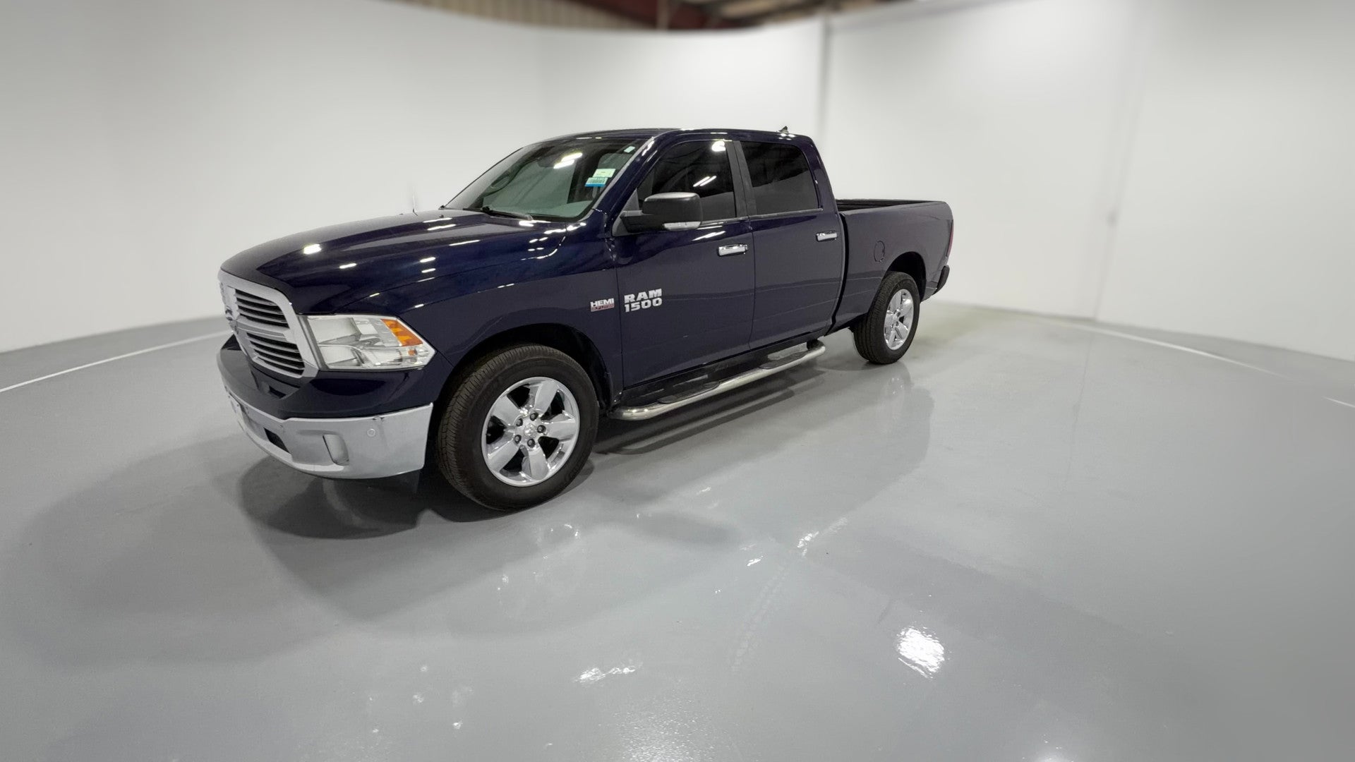 2016 Ram 1500 Crew Cab vehicle photo