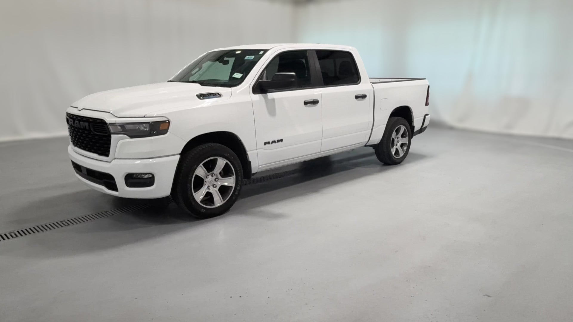 2025 Ram 1500 Crew Cab vehicle photo
