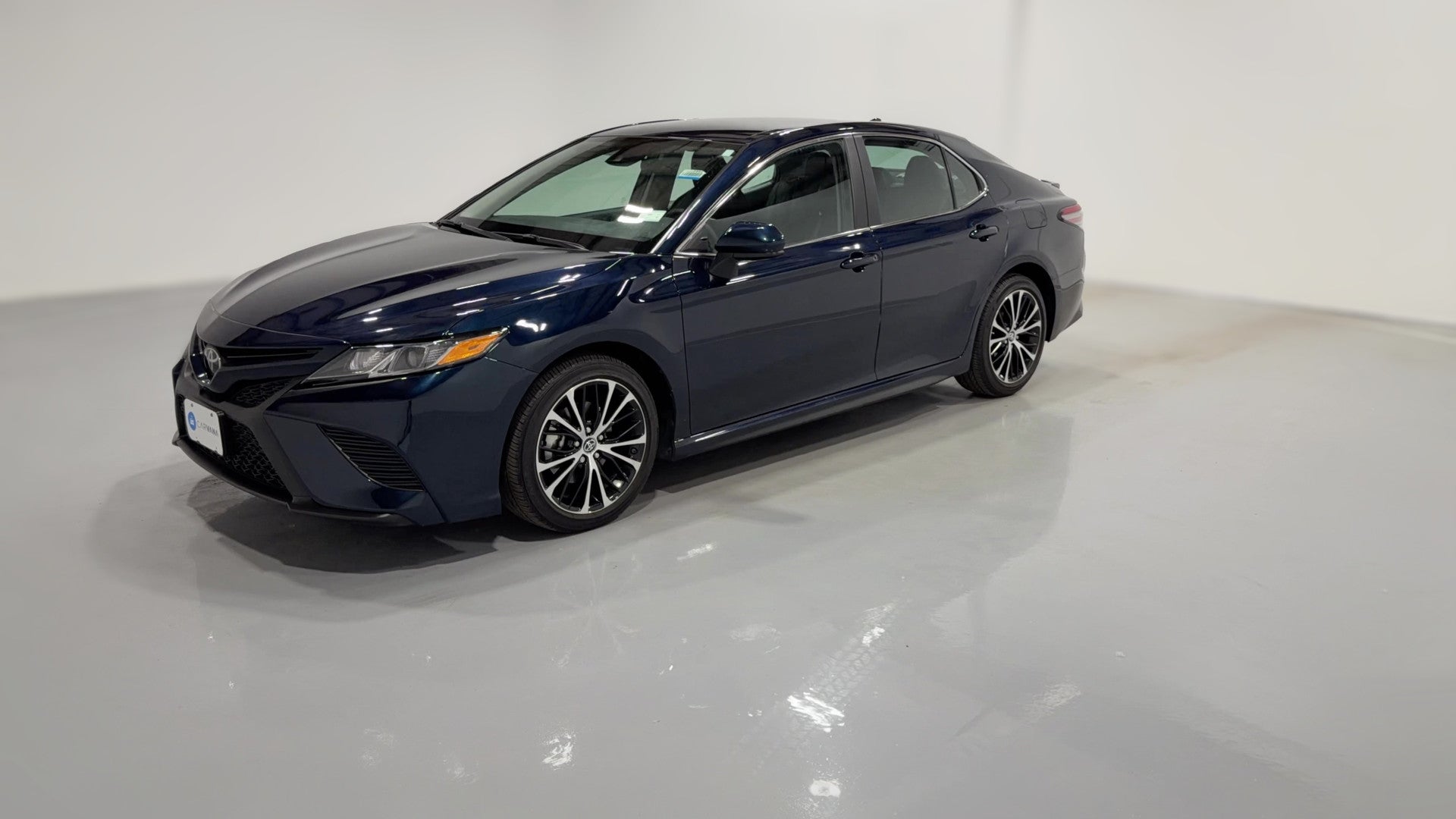 2019 Toyota Camry vehicle photo