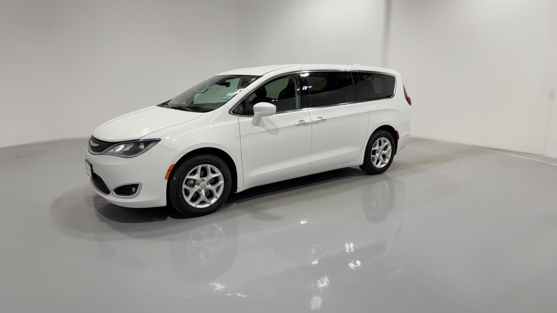 2018 Chrysler Pacifica vehicle photo