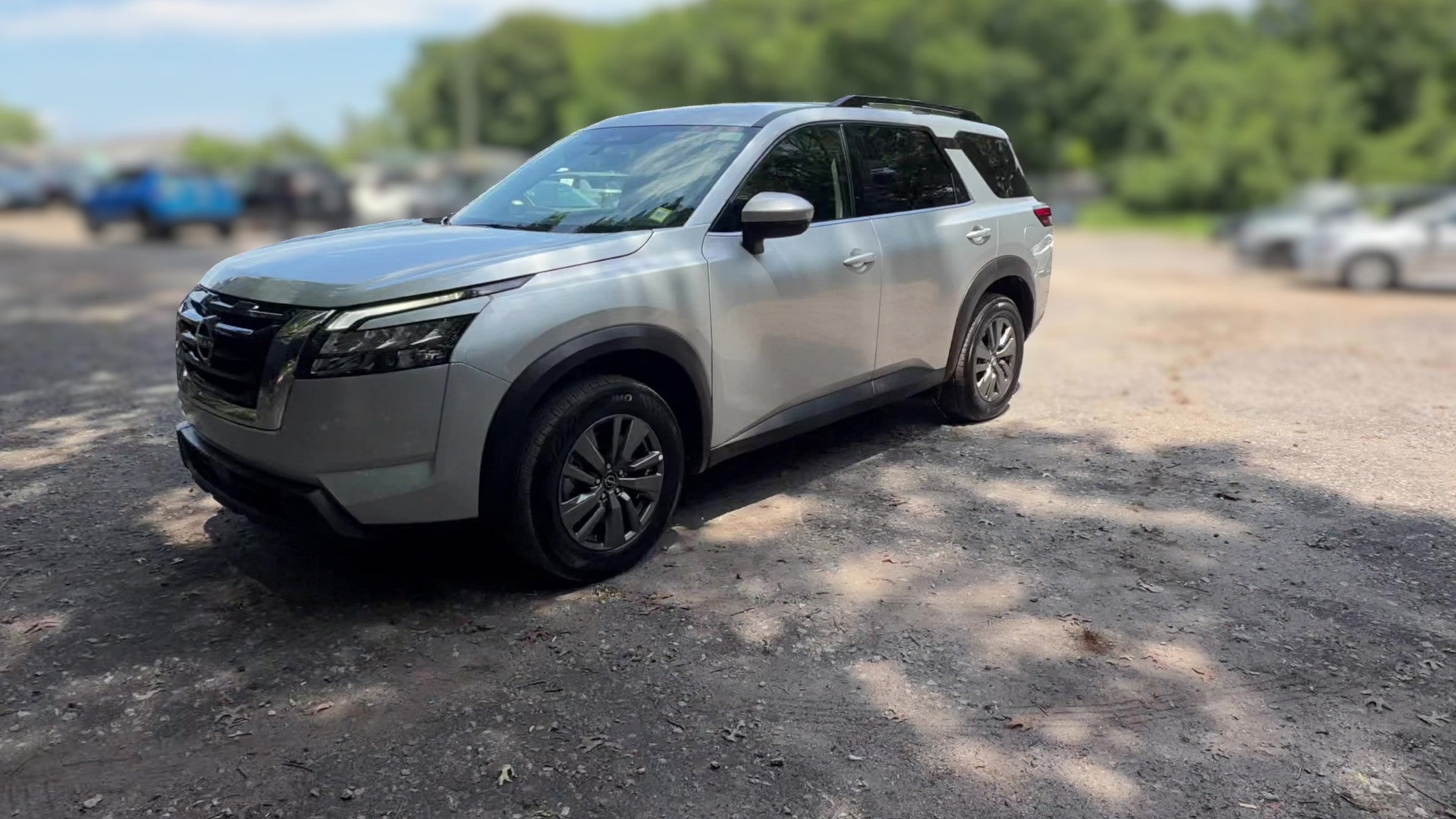 2025 Nissan Pathfinder vehicle photo