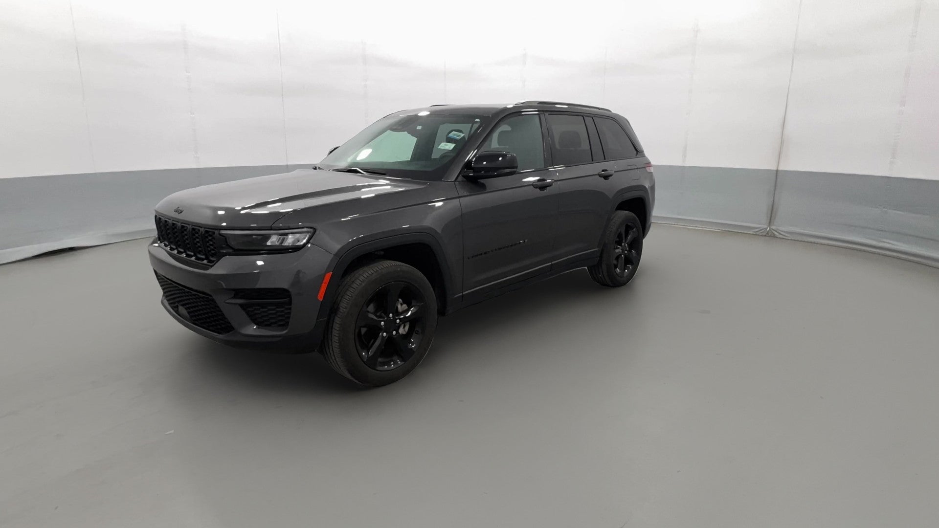 2025 Jeep Grand Cherokee vehicle photo