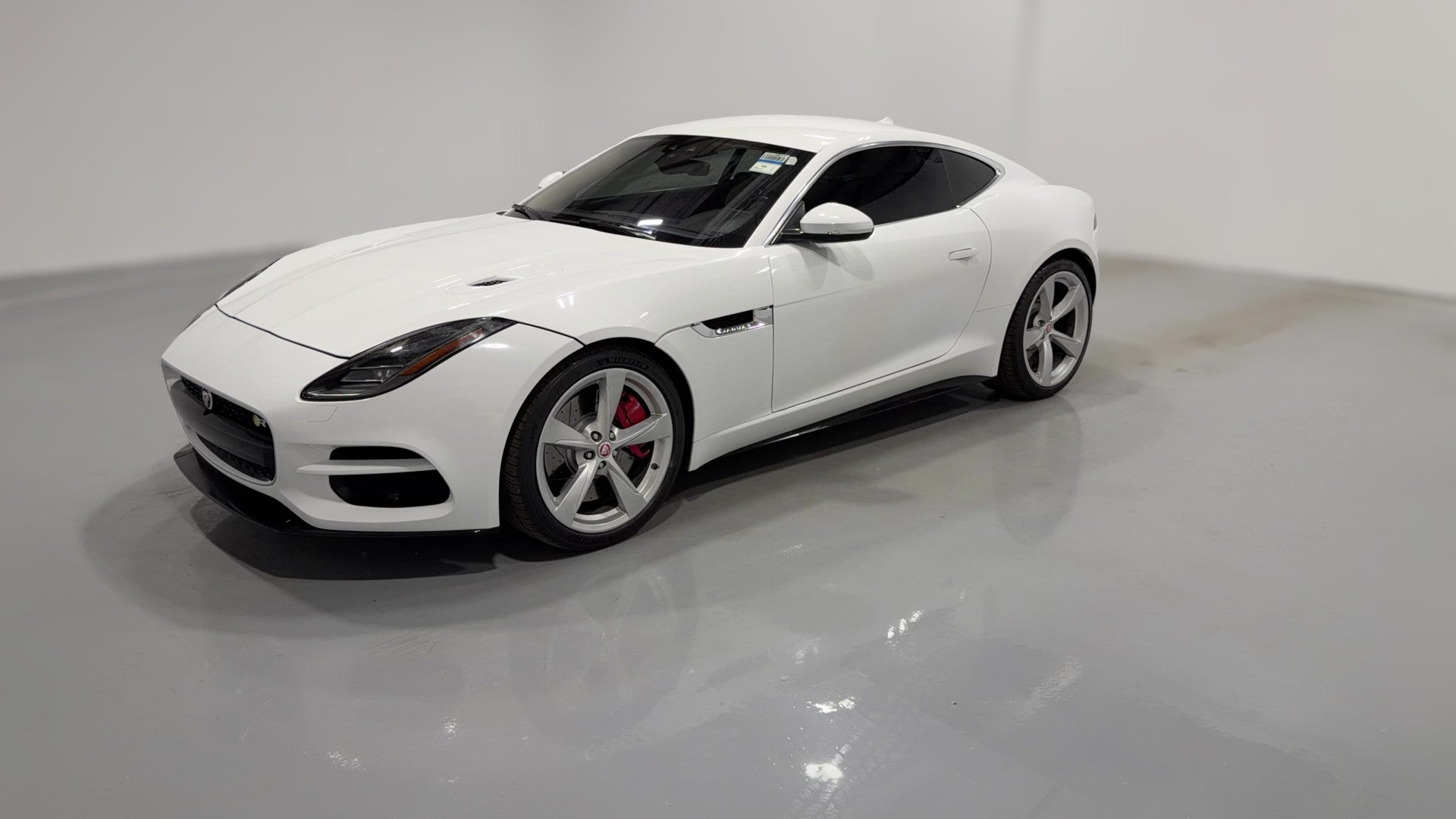 2018 Jaguar F-TYPE vehicle photo