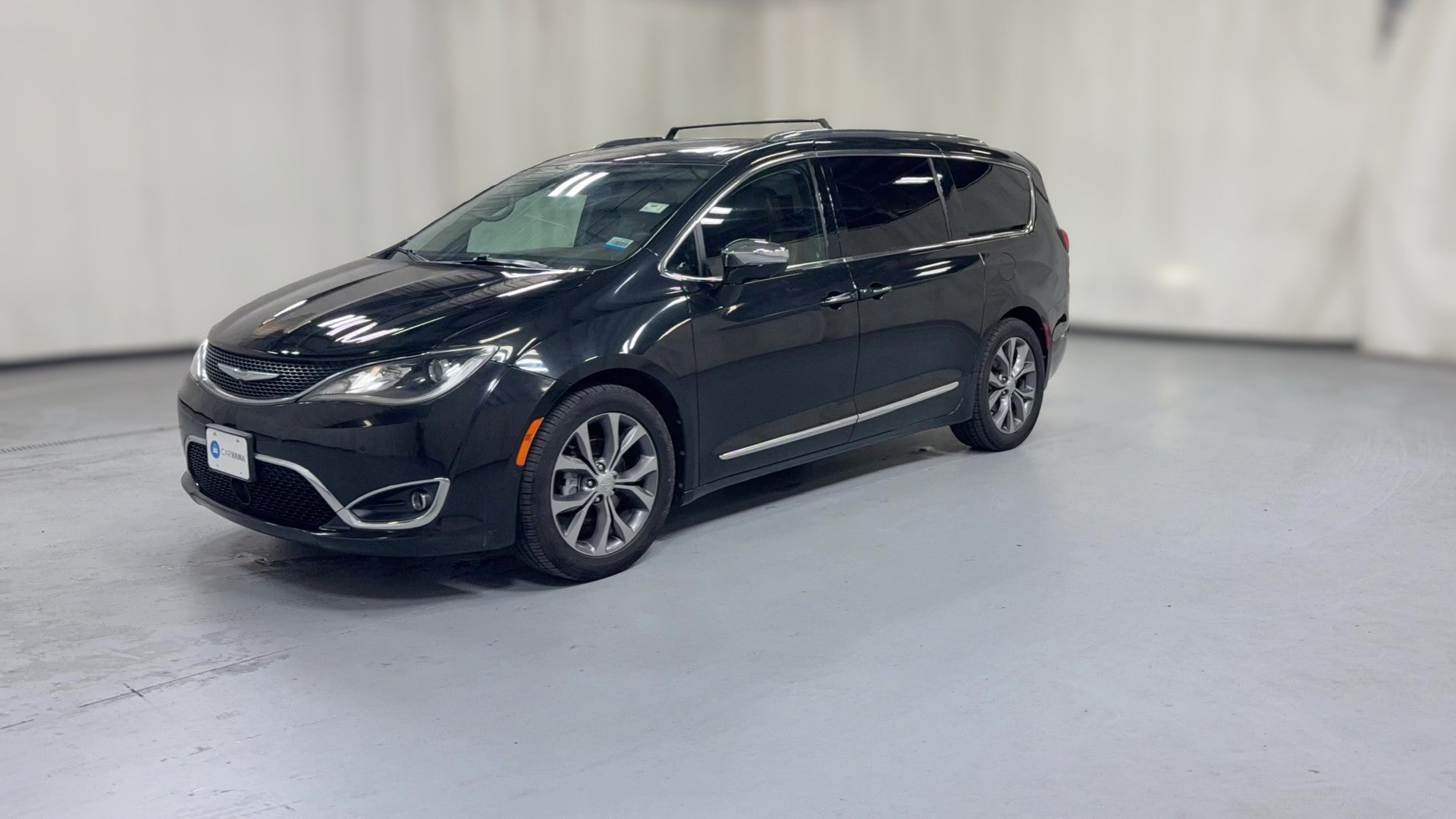 2017 Chrysler Pacifica vehicle photo