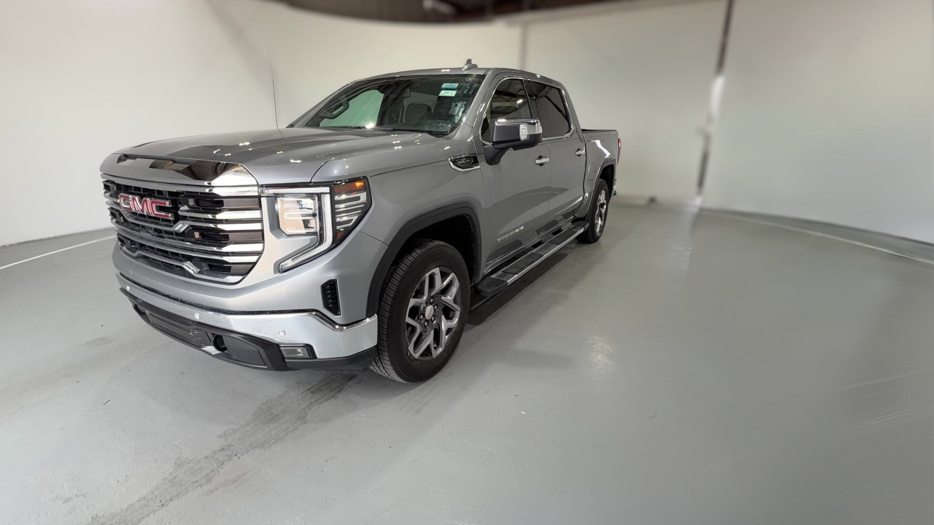 2025 GMC Sierra 1500 Crew Cab vehicle photo