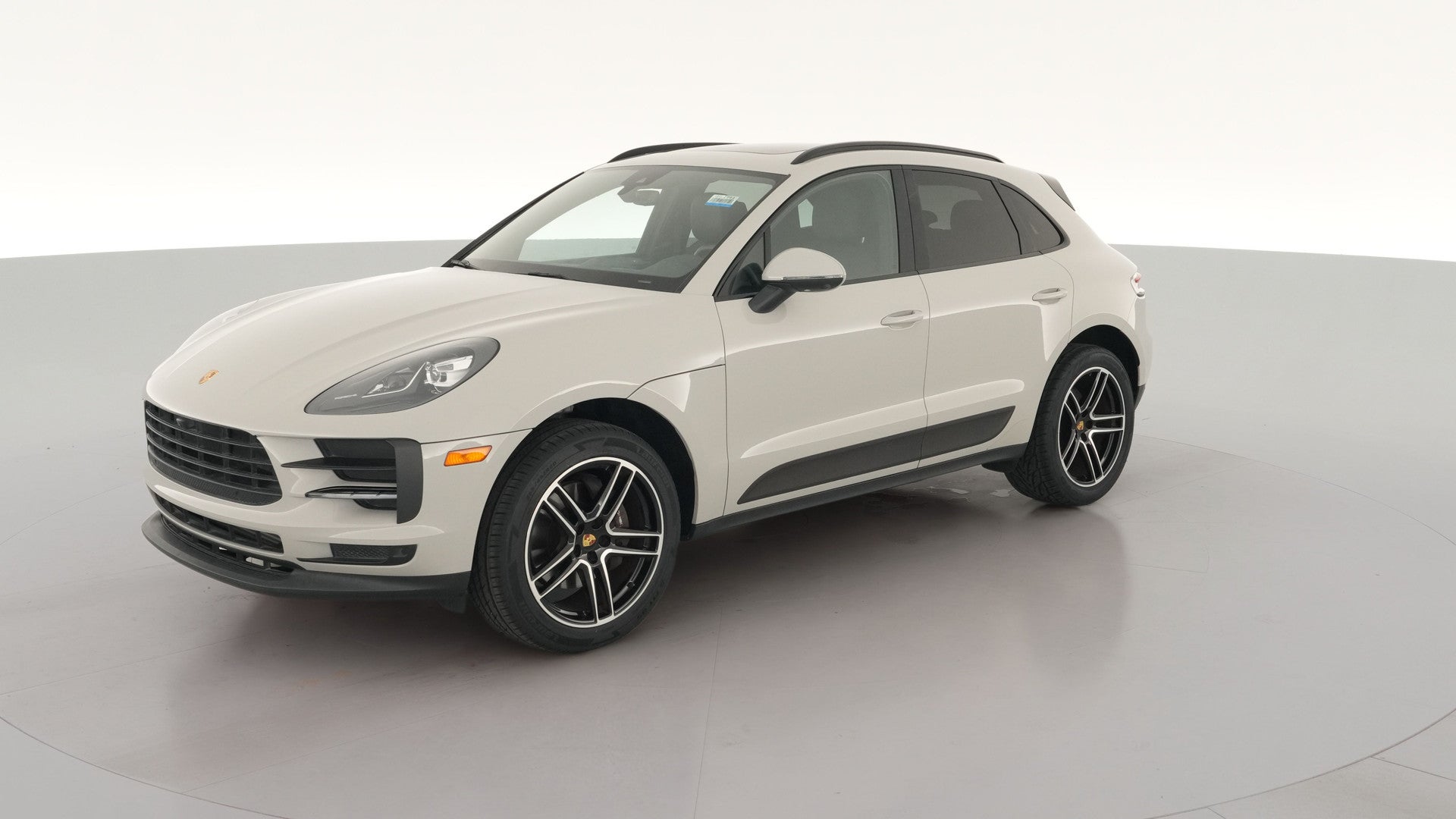 2021 Porsche Macan vehicle photo