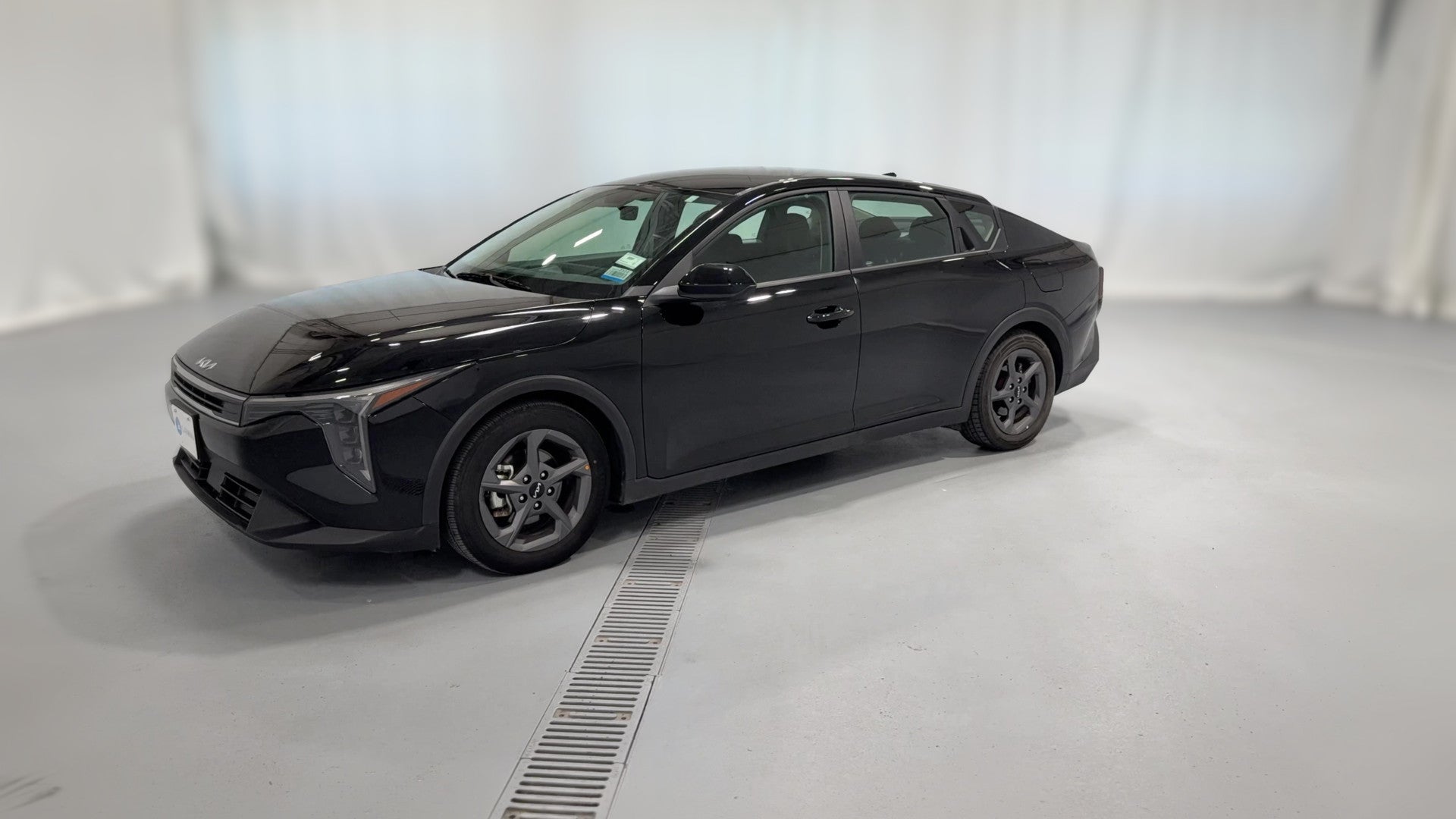 2025 Kia K4 vehicle photo