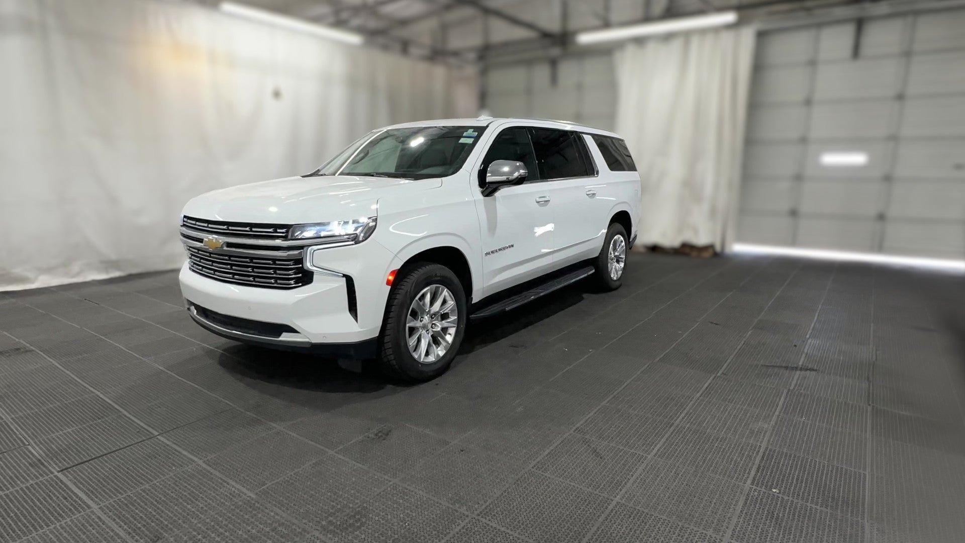 2024 Chevrolet Suburban vehicle photo