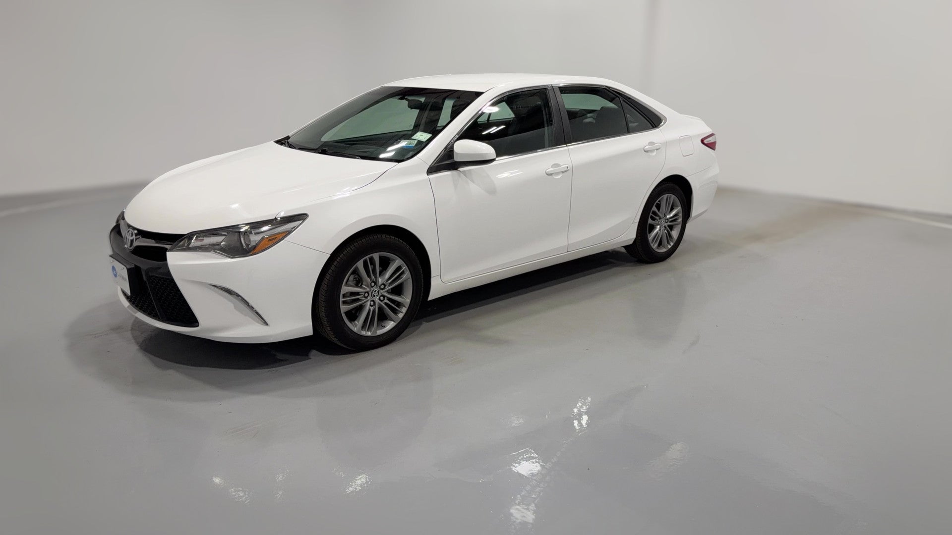 2015 Toyota Camry vehicle photo