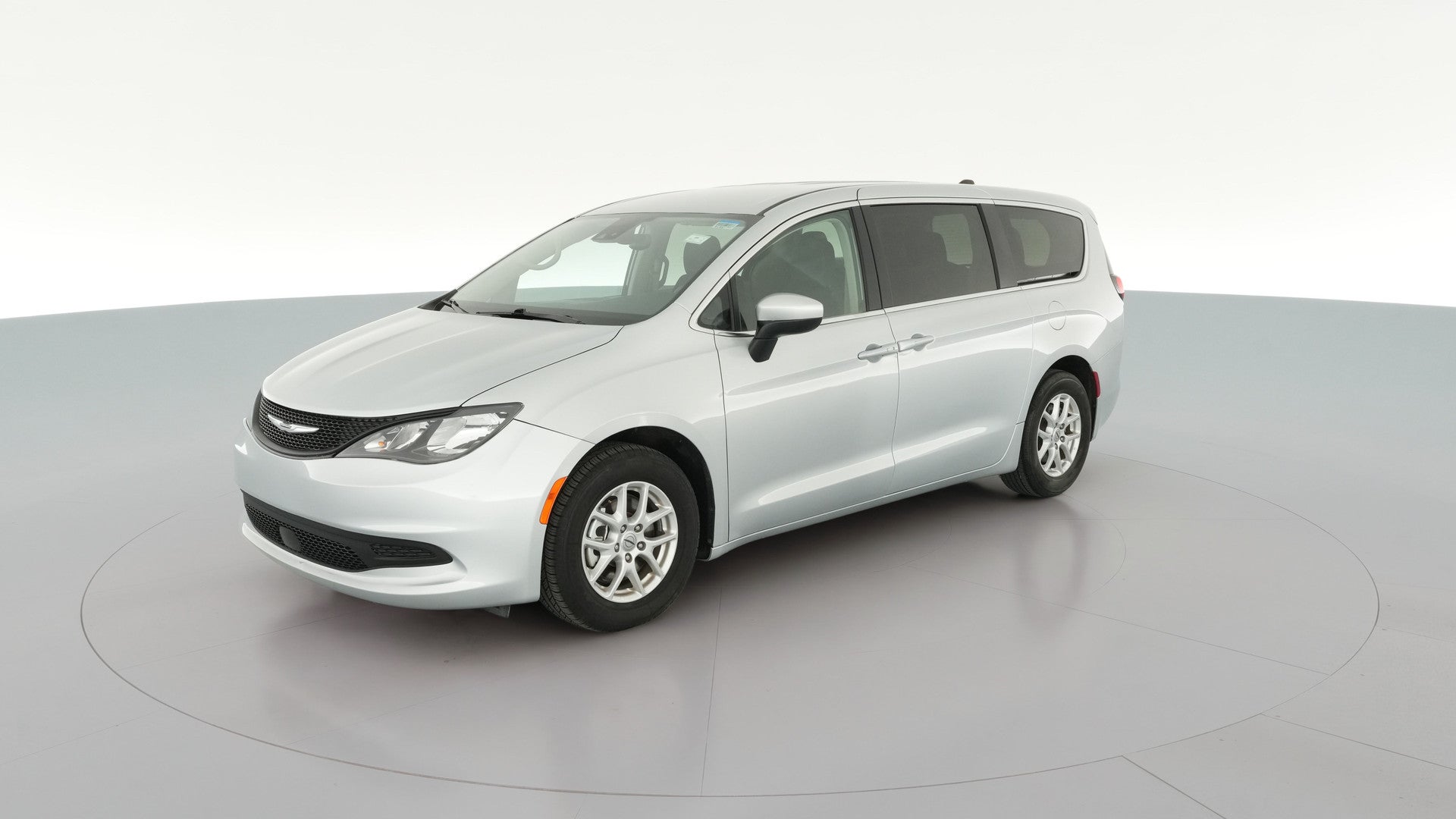 2023 Chrysler Voyager vehicle photo
