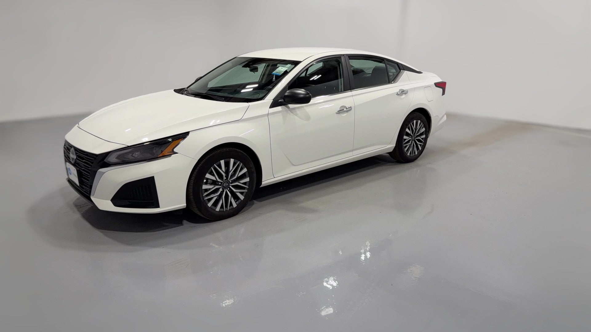 2025 Nissan Altima vehicle photo
