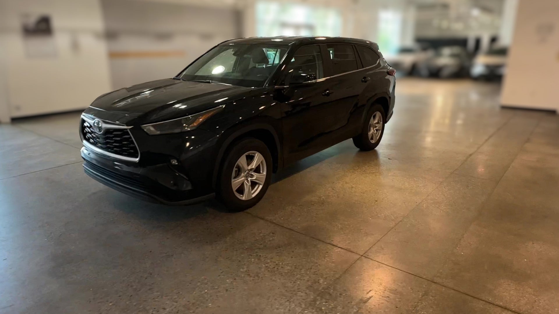 2025 Toyota Highlander vehicle photo