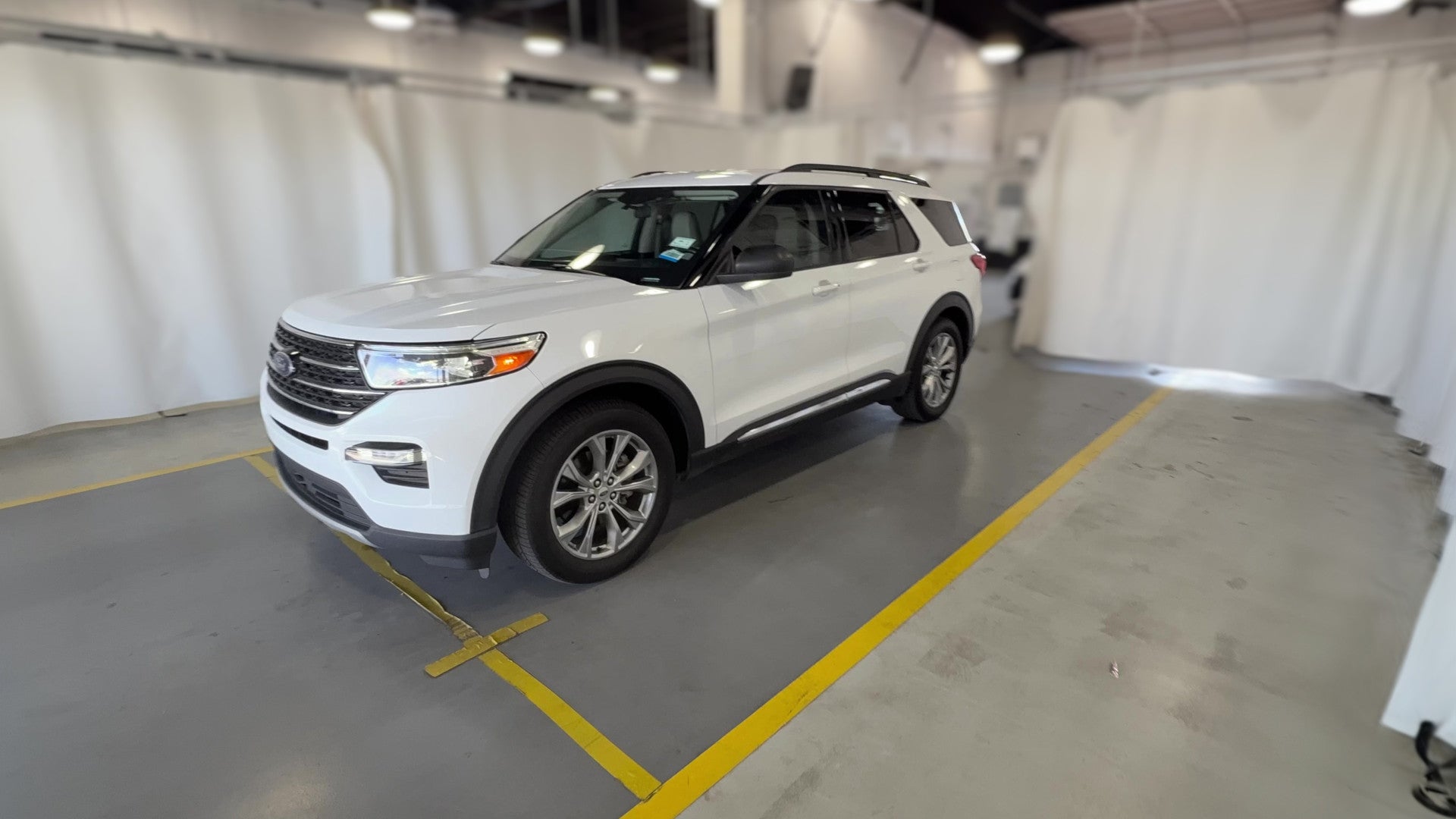 2021 Ford Explorer vehicle photo