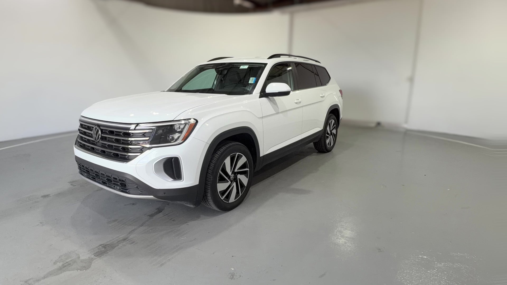 2024 Volkswagen Atlas vehicle photo