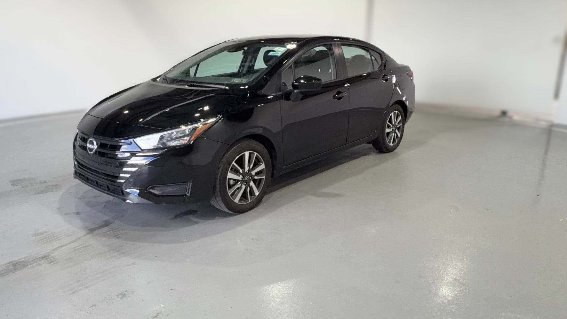 2025 Nissan Versa vehicle photo