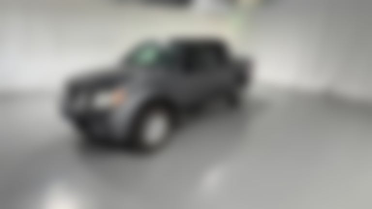 2018 Nissan Frontier Crew Cab vehicle photo