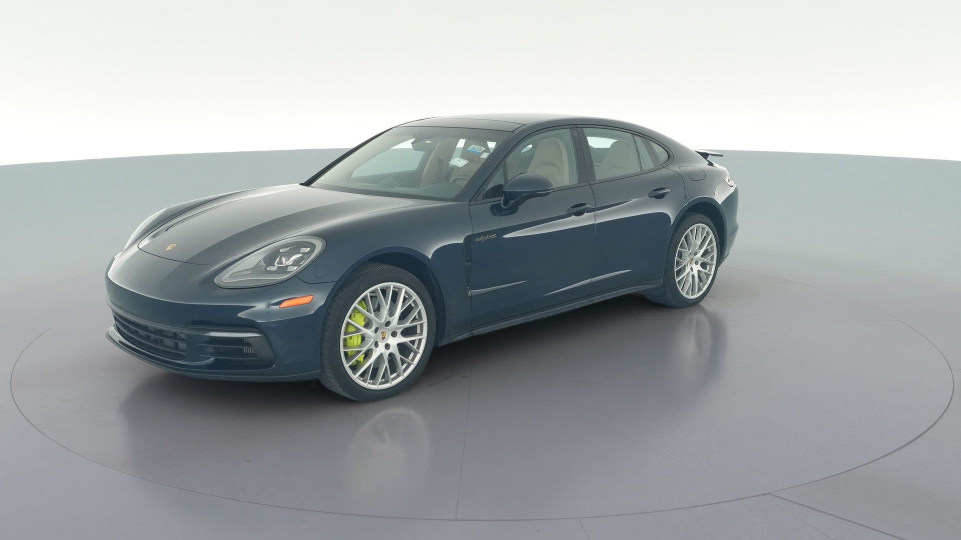 2020 Porsche Panamera vehicle photo
