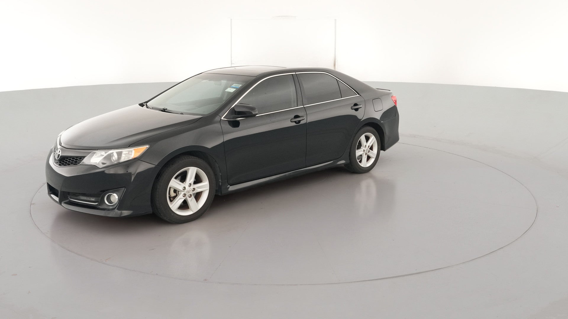 2013 Toyota Camry vehicle photo