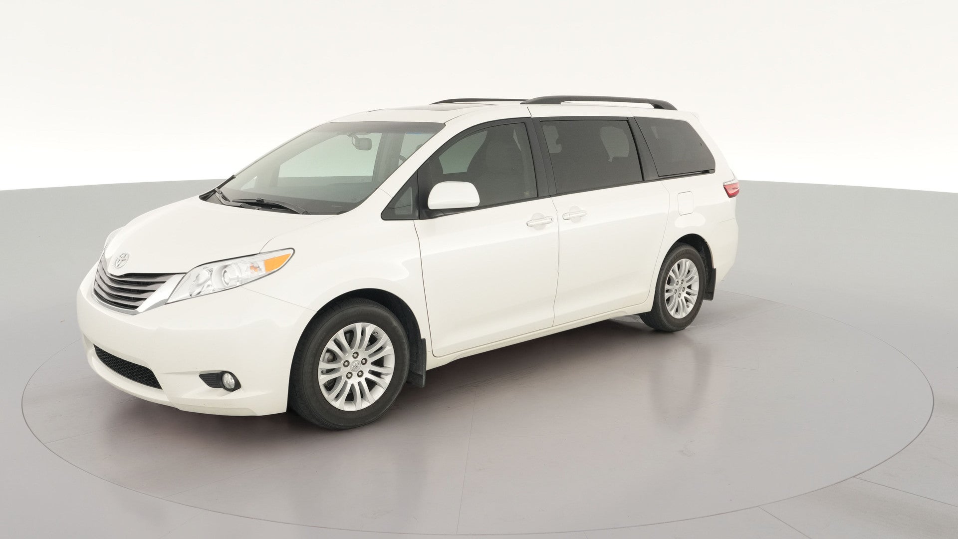 2017 Toyota Sienna vehicle photo