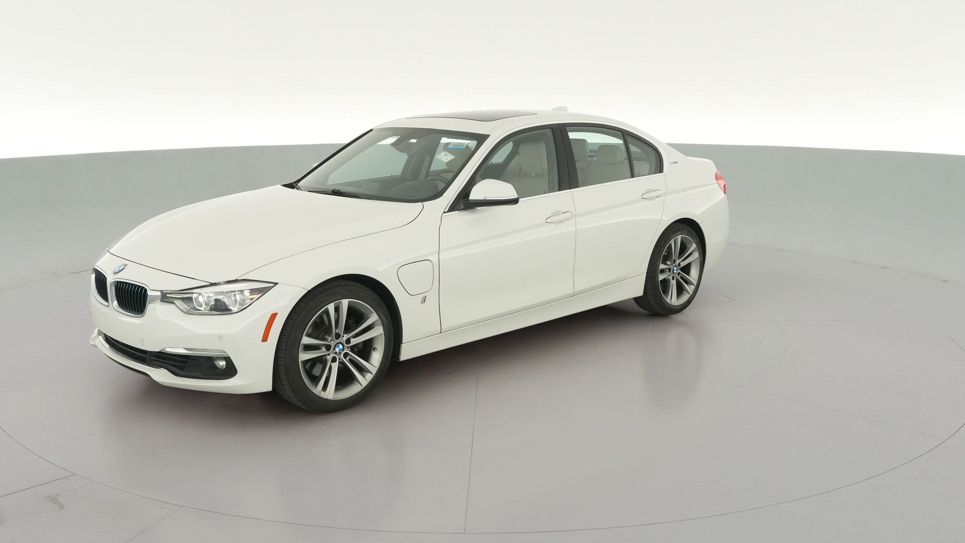 2018 BMW 3 Series vehicle photo