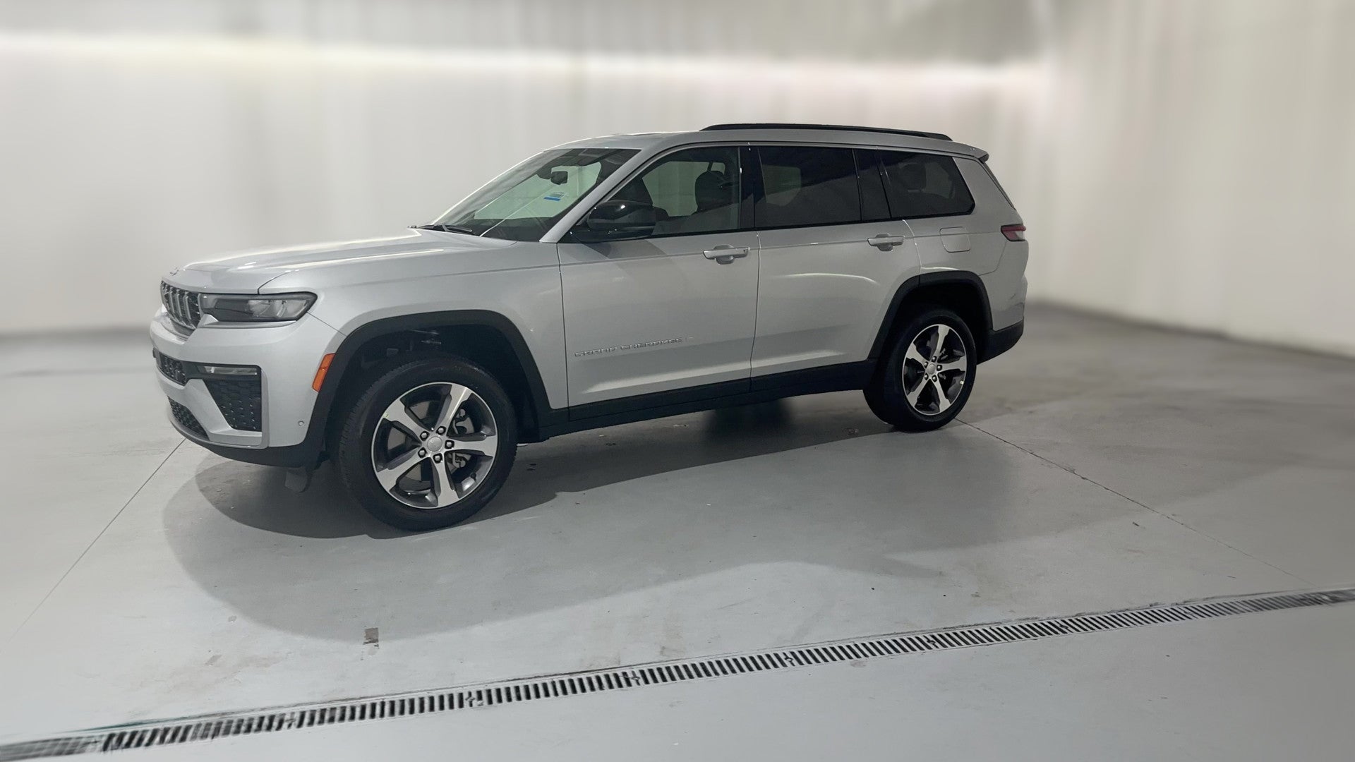 2026 Jeep Grand Cherokee L vehicle photo