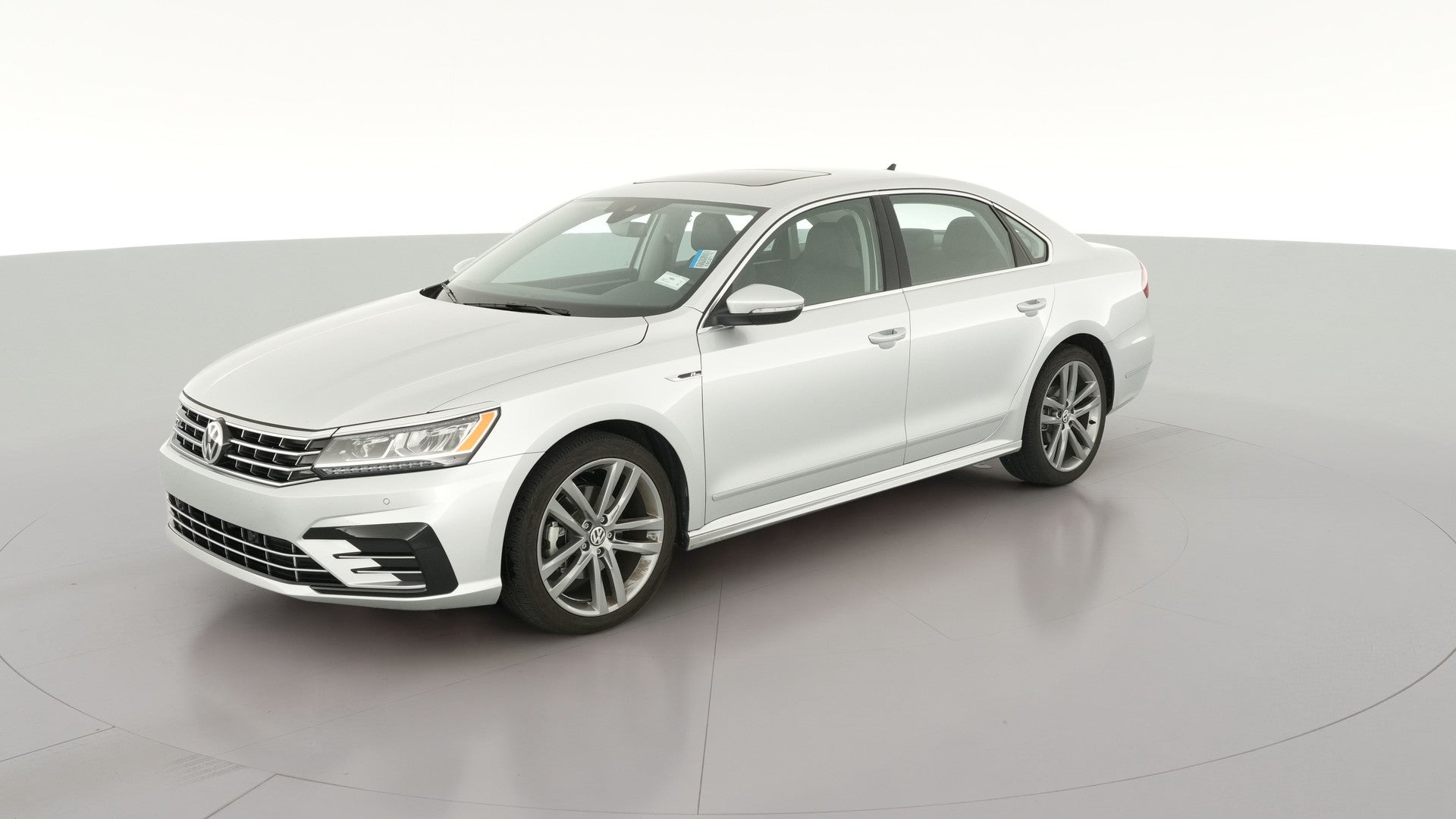 2019 Volkswagen Passat vehicle photo