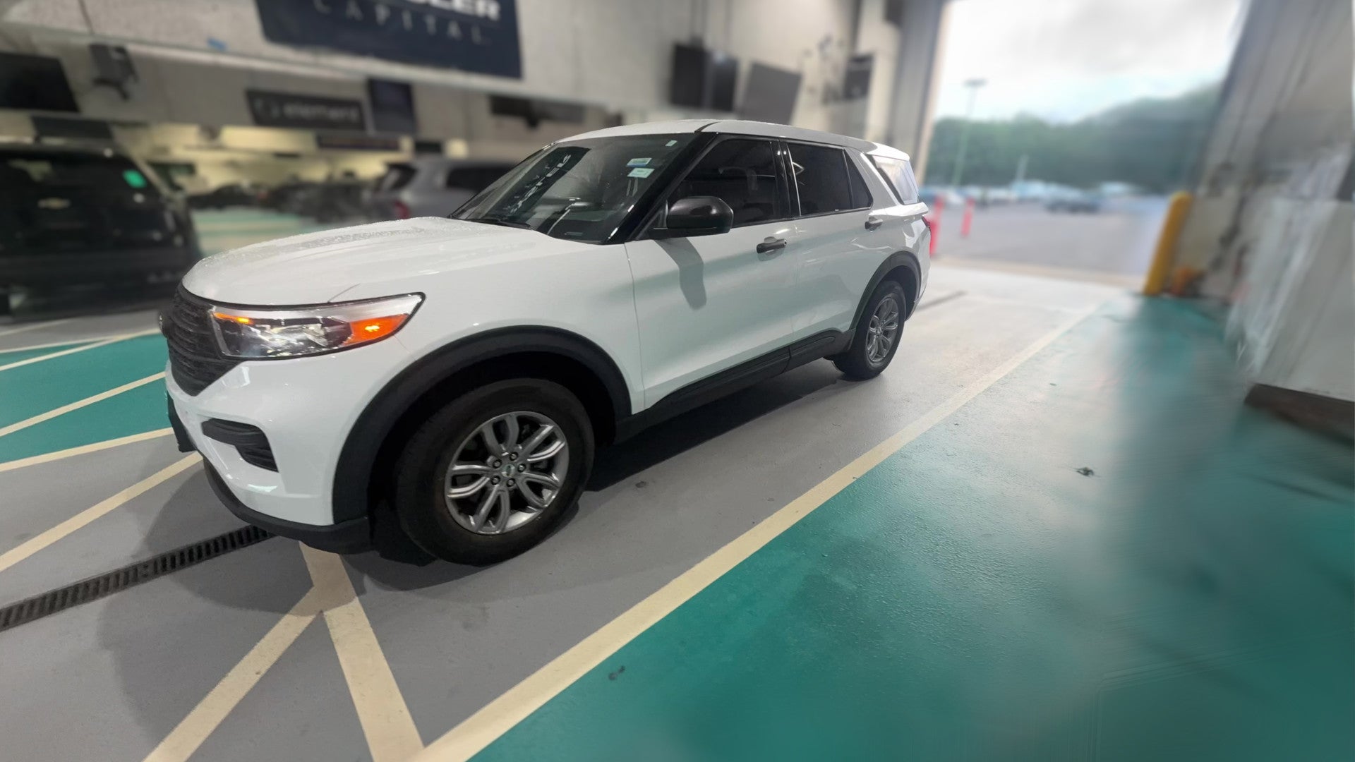 2021 Ford Explorer vehicle photo