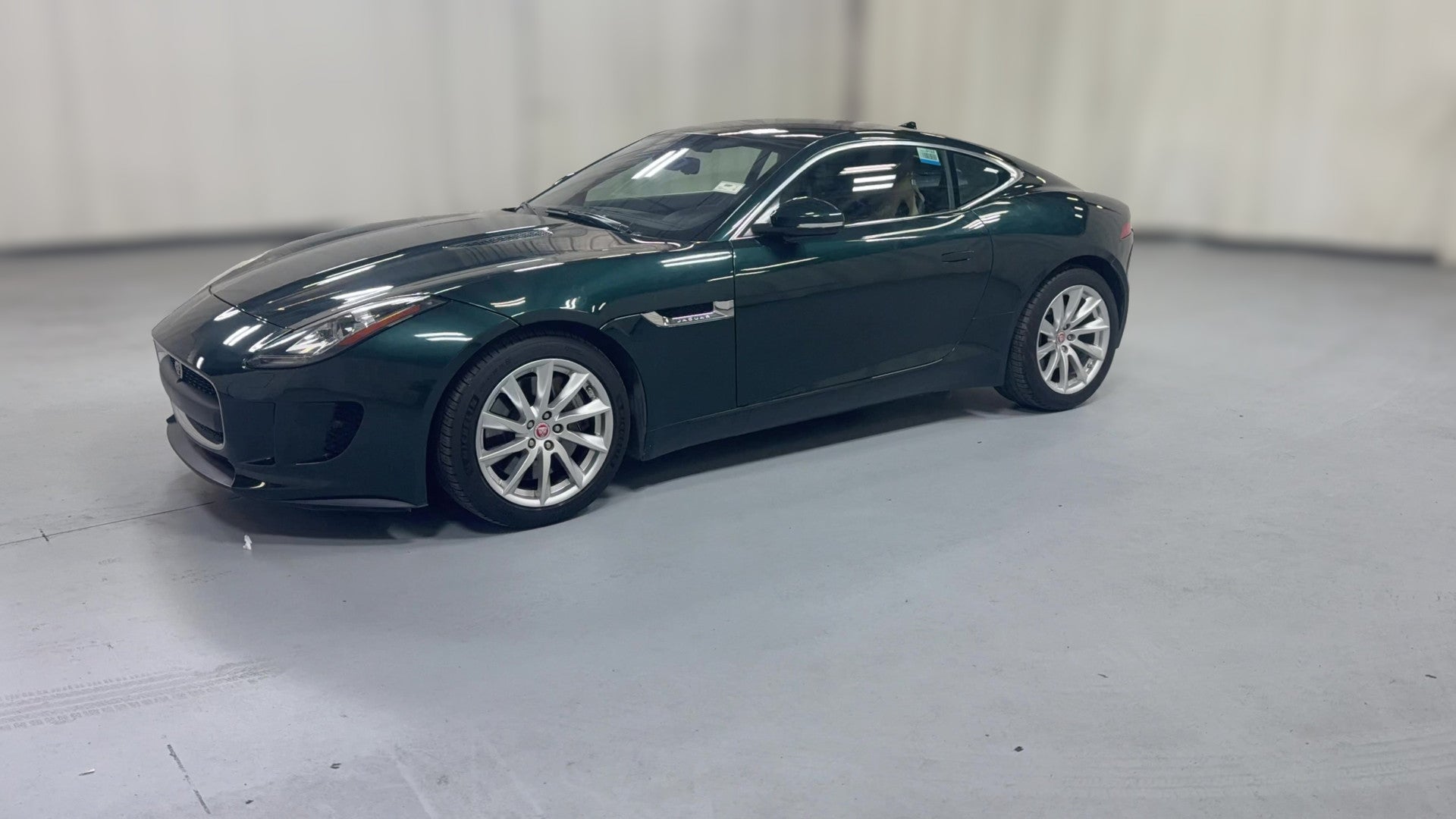 2017 Jaguar F-TYPE vehicle photo