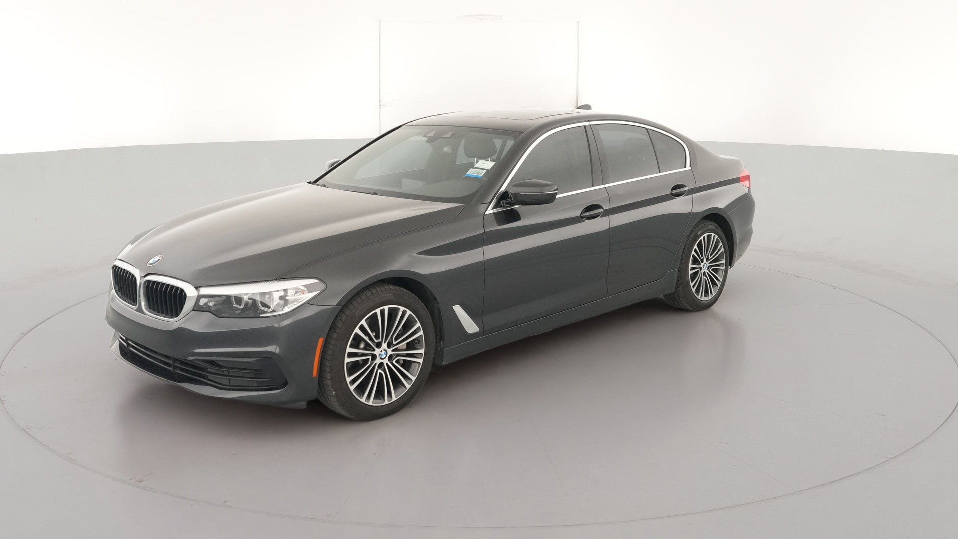 2019 BMW 5 Series vehicle photo