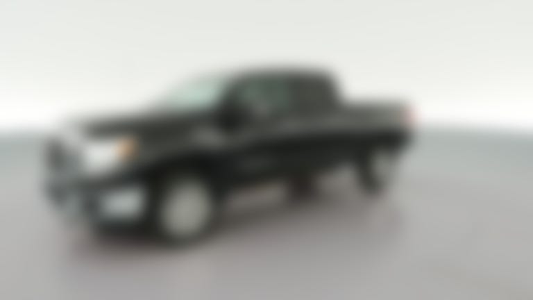 2018 Nissan TITAN XD Crew Cab vehicle photo