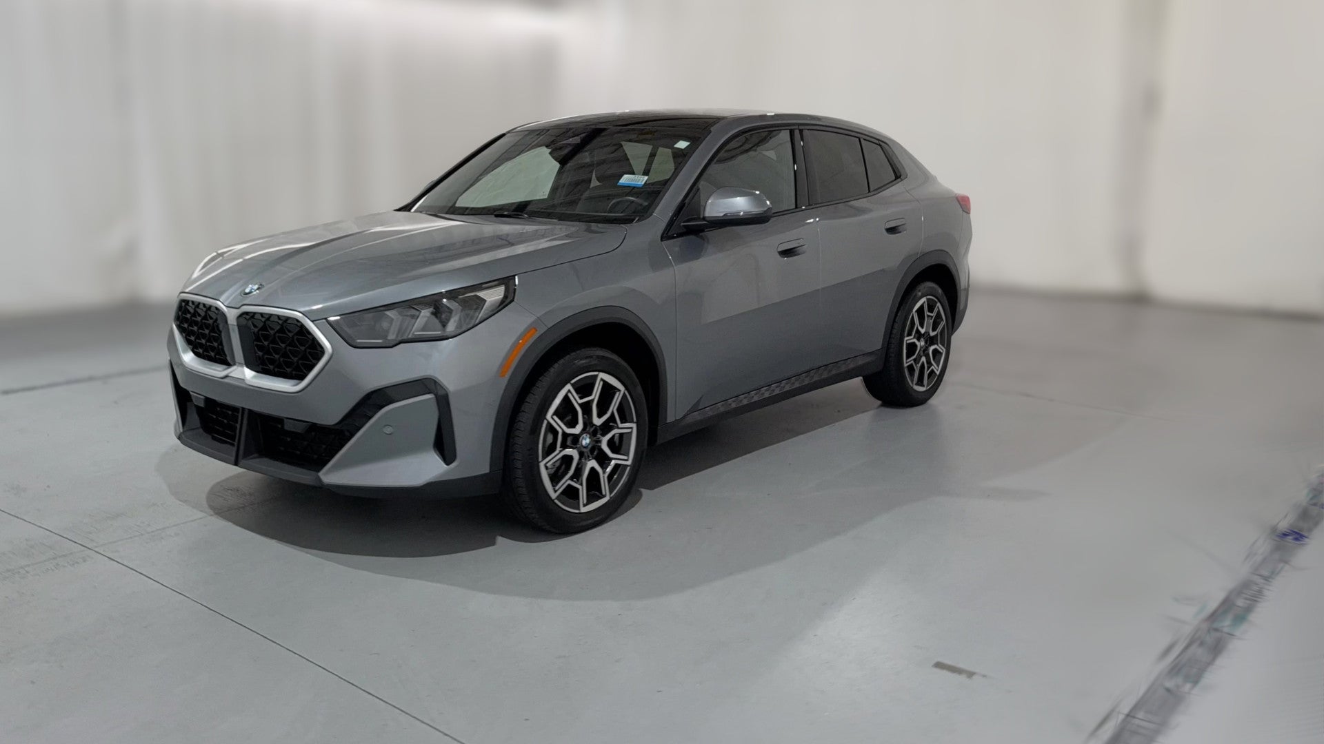 2025 BMW X2 vehicle photo