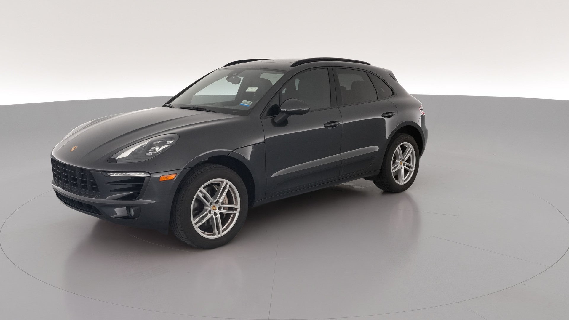 2018 Porsche Macan vehicle photo