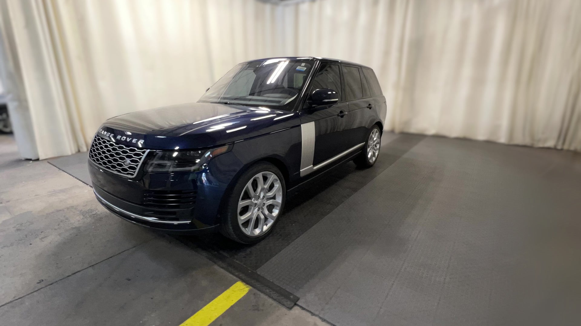 2019 Land Rover Range Rover vehicle photo