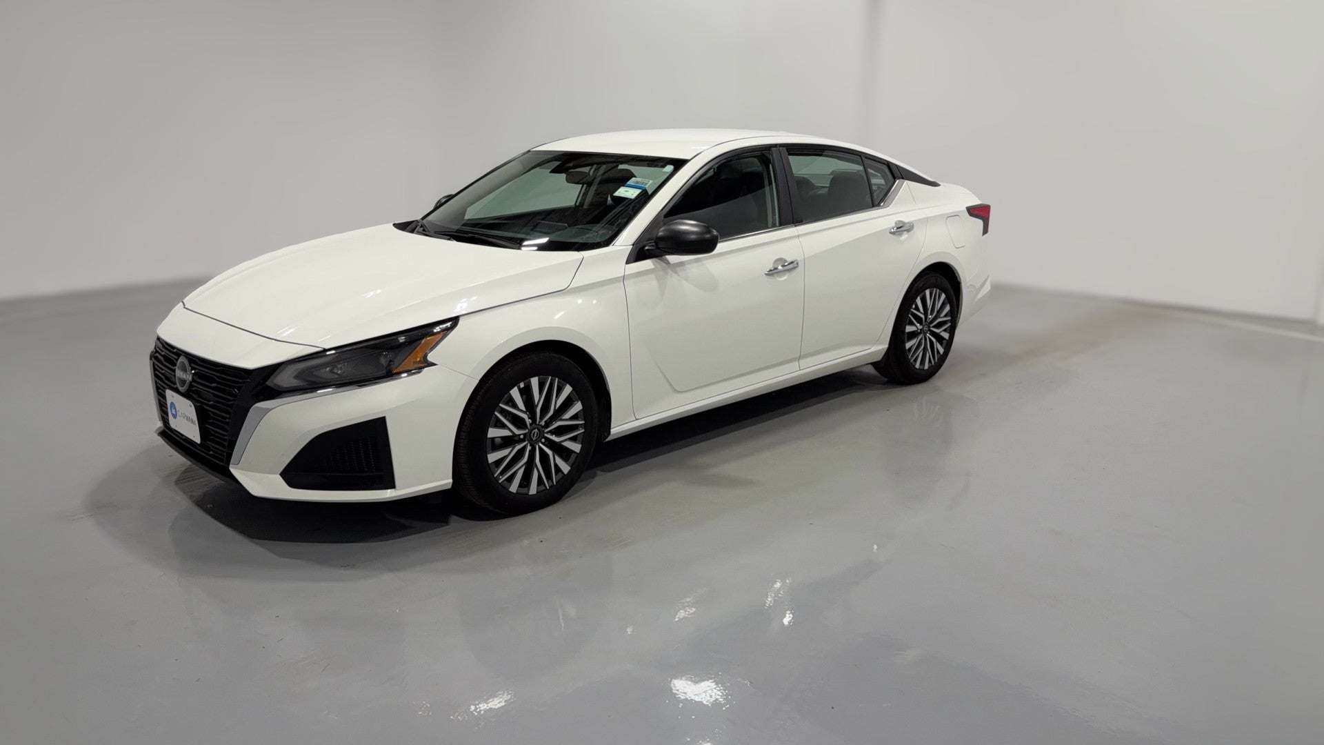 2025 Nissan Altima vehicle photo